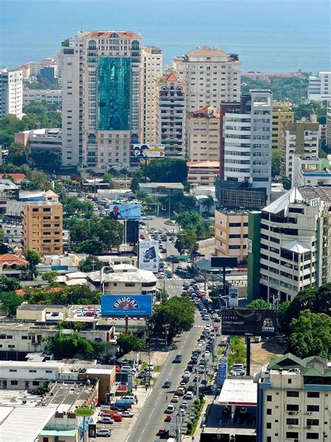 La república dominicana es un país situado en el caribe, ubicado en la zona central de las antillas; Santo Domingo, República Dominicana | Santo domingo, World ...