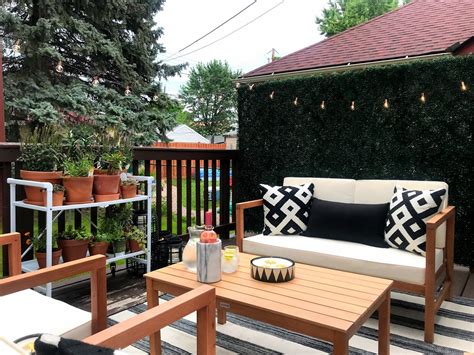Artificial boxwood hedge is durable enough to withstand aphrodisiomaniacal. Deck Updates + How to Build a Faux Boxwood Wall ...