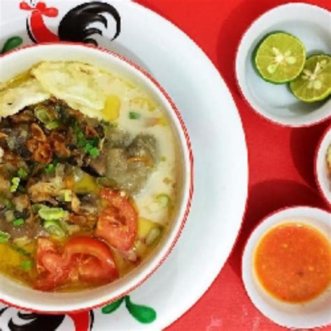 Nah yang menarik dari sop kambing tanah abang ini adalah karena kuahnya pakai susu, awalnya kuah sop berwarna bening namun sekitar tahun 1960 para pedagang terpengaruh orang arab yang. Sop Kaki Kambing Mustika - GoFood