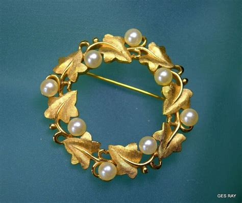 Vintage Crown Trifari Brooch Pin Gold Plated Wreath Faux Pearl Leaves