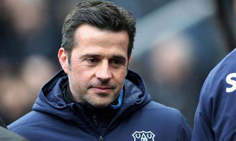Ele será listado como um jogador entre outras, as estações de autocarro e suas estações. Marco Silva: «Foi uma verdadeira honra ter orientado o ...