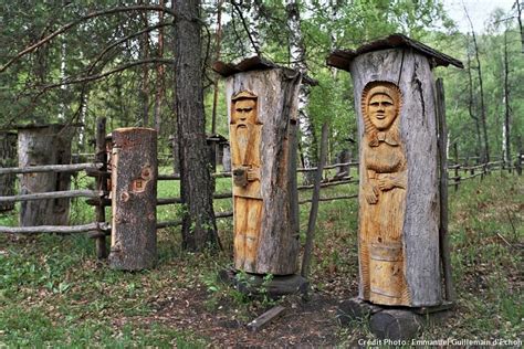 Une vieille ruche dégage une odeur plus forte et reconnaissable pour les abeilles. Breuillet Nature: Des ruches décorées (Album)