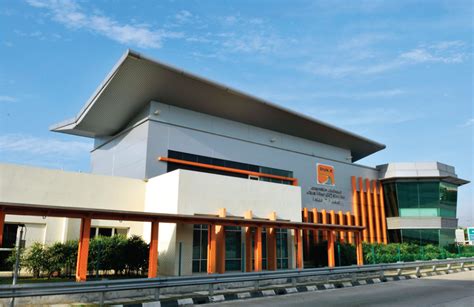 Toll is rm 2 (passenger cars) for all three toll plazas. Duke Highway - Ekovest Berhad