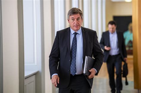 Cette position recueille un large soutien sur les bancs de l'assemblée. Flandre: la coalition suédoise tiendrait la corde, Jambon ...