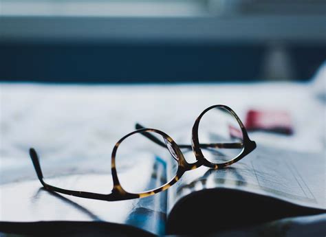 Reading Glasses Images Free Vectors Pngs Mockups And Backgrounds