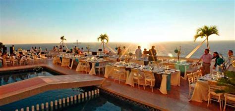 Celebra tu boda al atardecer, coincidiendo con la puesta ...