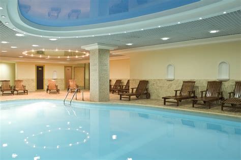 Enjoy free cancellation on most hotels. Hotels near Me with Indoor Pool - Nearbby.me
