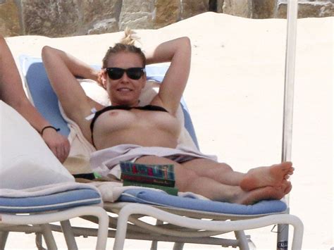 Chelsea Handler Topless 3 Photos Thefappening