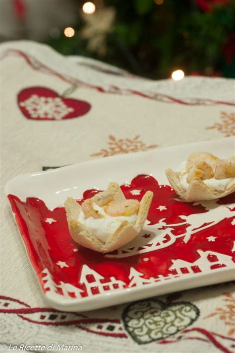 Ho impiegato più tempo a scrivere il titolo di questa ricetta che a prepararla, tonnarelli, fiori, zucchine, gamberetti e ricotta salata. Cestini di pane con mousse di ricotta e gamberetti - Le ...