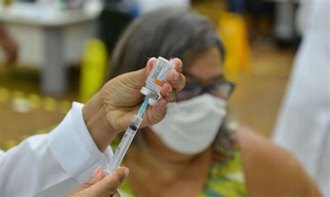 A de pessoas com comorbidades, no dia 12. Covid-19: Rio inicia vacinação de gestantes com ...