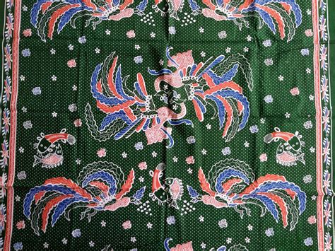 Motif batik yang satu ini memang sangat terlihat klasik dan sesuai untuk digunakan dalam berbagai acara santai maupun formal. Gambar Batik Lamongan Mudah