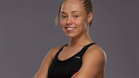 Ufc strawweight fighter rose namajunas height weight bra size body measurements age facts along with family wiki, hair eye color, bra cup, shoe. Rose-Namajunas.png (670×377) | Womens haircuts, Mma women ...