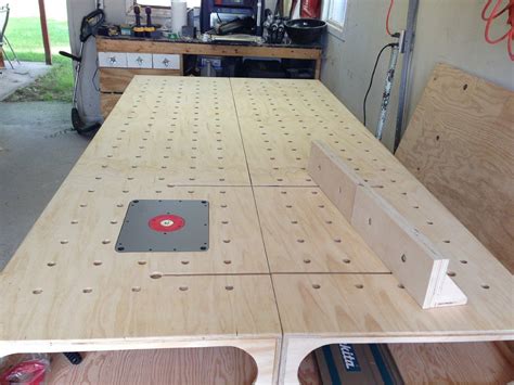 This work bench was designed by a seasoned finish carpenter and home builder who saw a need and addressed it. The Paulk Workbench #workbench #paulk #Woodworking #tools #diy | Woodworking tools list ...