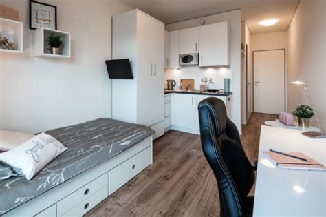 3 von 4 zimmern in altbau ab 1.7./1.8. Nachmieter für möbliertes Studentenapartment gesucht - 1 ...
