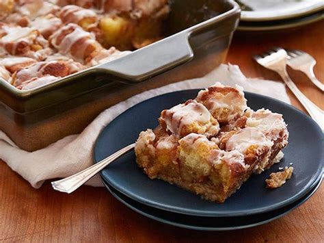 Try these bread pudding recipes for dessert! Cake Doughnut Bread Pudding Recipe | Michael Chiarello ...