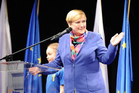 Róża maria thun ( róża maria barbara gräfin von thun hohenstein und , kızlık soyadı woźniakowska , daha genellikle olarak bilinen polonyalı politikacı olduğunu 1954 13 nisan doğumlu) róża thun. Róża Thun kpi z Jarosława Kaczyńskiego. Pisze o kulach