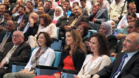 Madarasti mobile is the mobiel client for madrasati platform. Madrasati launch phase V | Her Majesty Queen Rania Al Abdull… | Flickr