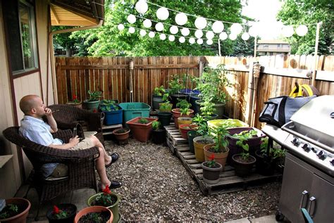Sometimes designing a small garden can be more difficult than designing a large one. small gardens | rachel_bernadette | Flickr