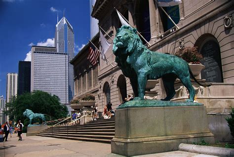 Are you allowed to take pictures in the Art Institute of Chicago?