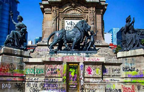 Vandalism is an offense that occurs when a person destroys or defaces someone else's property without permission. Activismo, vandalismo y patrimonio | El Semanario Sin LÃ­mites