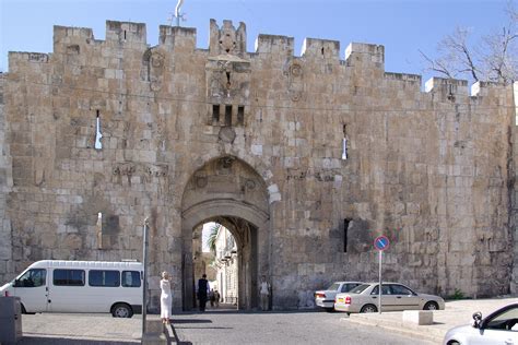 Nach messerattacken jerusalemer altstadt für palästinenser gesperrt. Jerusalemer Altstadt