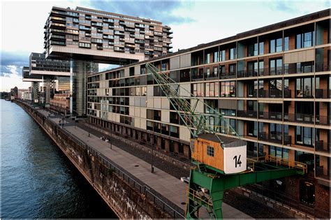 Wer eine wohnung mieten und in köln fuß fassen möchte, muss sich allerdings auf die angespannte wohnungssituation einstellen: Kölner Kranhäuser, die V I er 4 e Foto & Bild | rhein ...