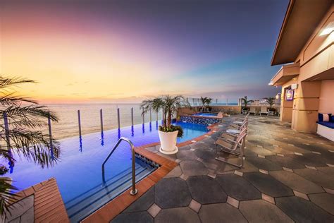 Looking for virginia beach hotel? Book Hilton Virginia Beach Oceanfront in Virginia Beach ...