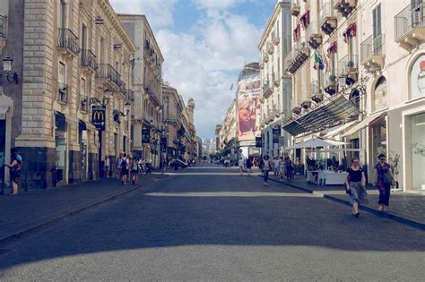 The venue is set in city center district, while ursino castle is 800 feet away. Nei dintorni del b&b | B&B Catania | Suite Inn