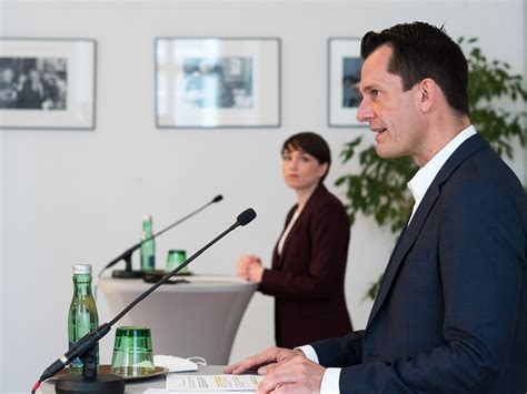 Hanuschgasse 1, stiege 2, 2540 bad vöslau, telefon: Frauenmordserie: Mückstein forciert Kampagne gegen ...