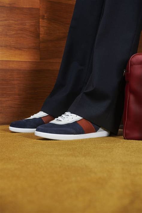 Per orientarvi tra le ultime release che arrivano dai brand di moda uomo, ecco una selezione dei migliori modelli per l'inverno 2020. Le sneakers uomo autunno inverno 2020 2021 secondo le tendenze