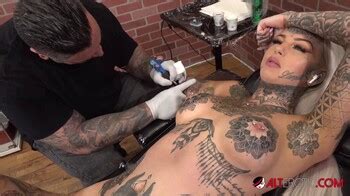 Alterotic Amber Luke Masturbates While Getting Tattoo Xxx