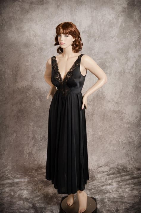 vintage olga nightgown beautiful black style 92280 size large