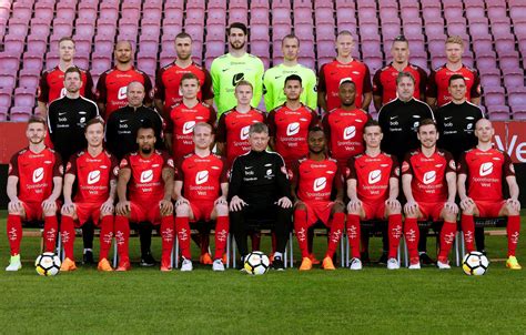 Последние твиты от kristoffer barmen (@krisbarm1). Her er årets Brann-lagbilde. Bak fra... - Sportsklubben ...