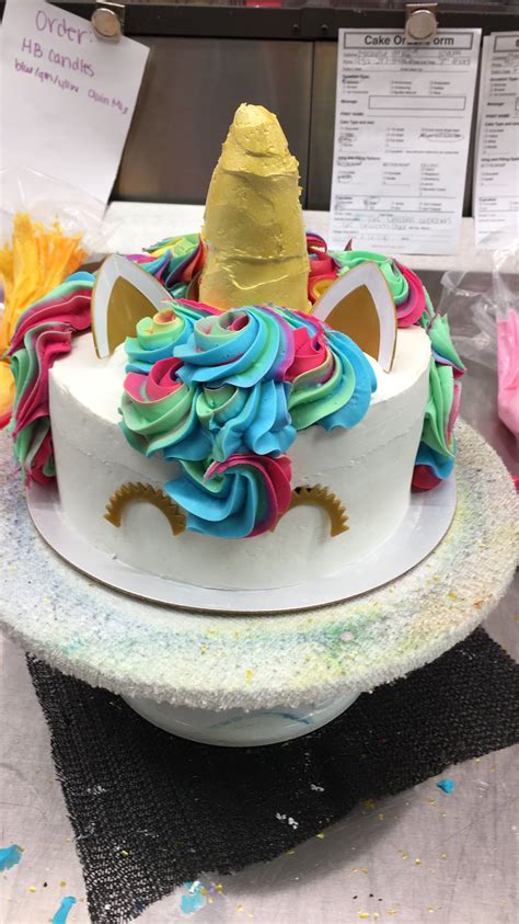With her big eyes and perky ears this unicorn cake is a birthday party. Unicorn round cake made by Hailey Stammer | Cake, How to make cake, Round cake