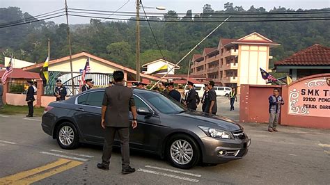 Tun perak telah dianggap salah seorang daripada tiga orang pentadbir yang teragung.di alam melayu pada masa kesultanan melayu melaka. The arrival of the Perak State Sultan at SMK Tun Saban ...