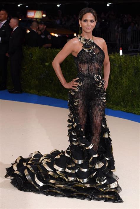 Submitted 15 days ago by needtowatchthis. Halle Berry says she is 'done with love' after split