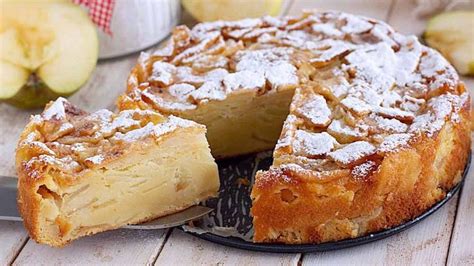 Gâteau invisible aux pommes de Cyril Lignac sans farine ni beurre Recettes Faciles Recette