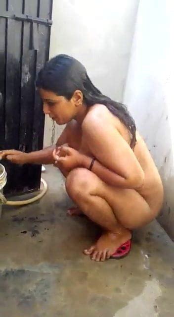 Nude Indian Women Taking While Bathing Xhamster