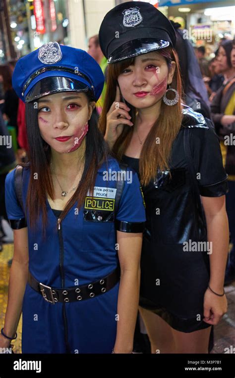 Junge Japanische Mädchen Gekleidet Wie Polizisten Auf Dem Halloween