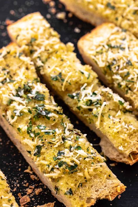 How To Make Perfect Garlic Bread 2022