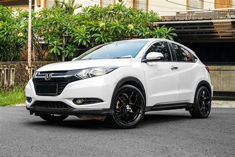 Browse for honda hr v tyres on mytyres.co.uk, the largest online tyre retailer in europe, offering competitive prices and a varied selection. Permaisuri | Honda HR-V with Facewheels FFW74