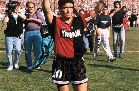 Badge, badges, team, teams, league, leagues, vector, svg, ai, crest, crests, emblem, emblems, football logo, football logos, free, logo, logos, png, shield, shields Se cumplen 25 años del debut oficial de Maradona en Newell ...