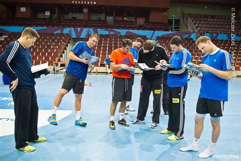 Momir ilic befejezi profi pályafutását és segédedzői feladatokat fog ellátni a veszprémi kézilabda klubon belül. vehir.hu - Megjelent Fazekas Nándor portréja