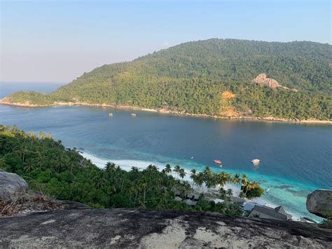 Dayang island is west malaysia's furthest and most unique paradise out in the south china sea. Jom Jalan-Jalan: Percutian Keluarga ke Pulau Dayang ...