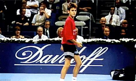 Watch Roger Federer As A 12 Year Old Ballboy For The Win
