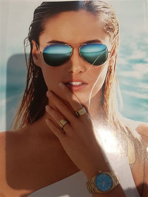 Pin By Hannah Trenaman On Beach Editorial Shoot Mirrored Sunglasses