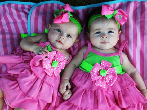 Not to mention, it's usually your best confirmation that you are undeniably, carrying two babies. Cute Twin Baby Boys, Baby Girls Image Collections - Babynames