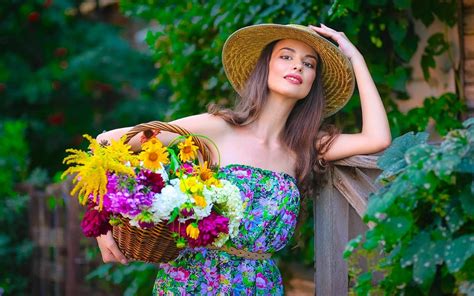 Beautiful Girls With Flowers 1671372 Hd Wallpaper And Backgrounds Download