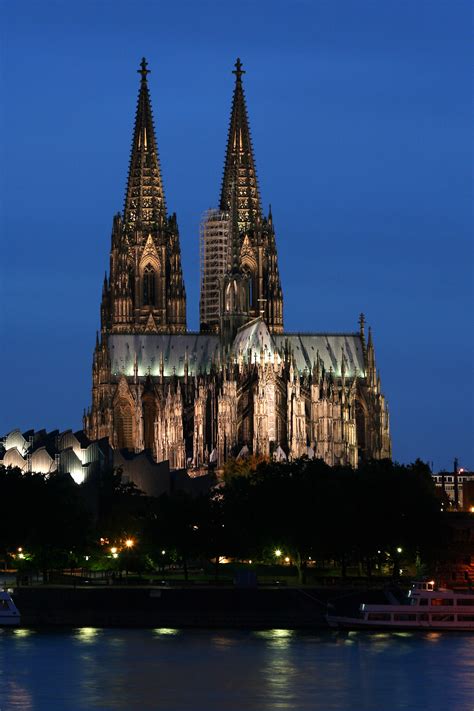 Er ist die kathedrale des erzbistums köln sowie metropolitankirche der kirchenprovinz köln. Kölner Dom