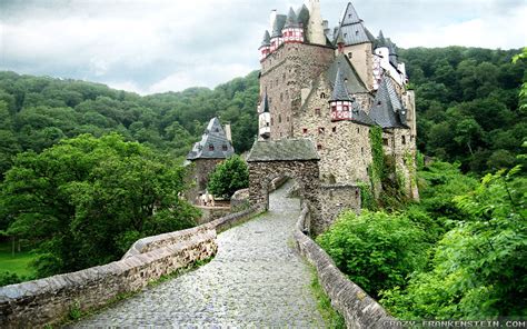 Burg Eltz 1920x1200 Wallpaper